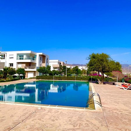 Appartement Vue Sur Piscine Et Montagne Imi Ouadar 타가주트 외부 사진